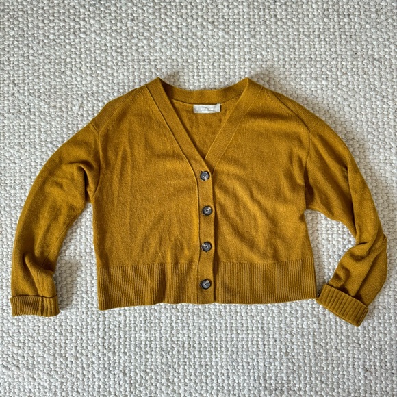 Everlane The Cashmere Cardigan in Gold - Picture 1 of 5